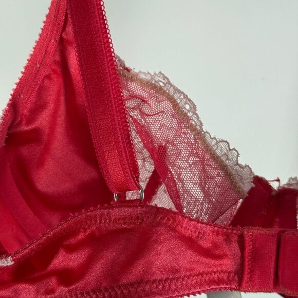 Victoria’s Secret red and white lace cup unlined underwire size 34C - Picture 6 of 6